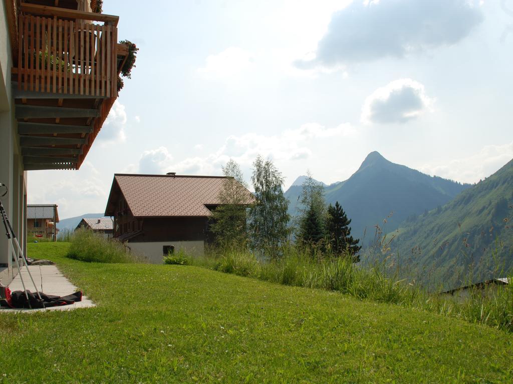 Haus Montana Apartment Damuels Exterior photo